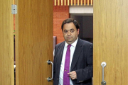 Rafael Delgado entra en la sala para comparecer ante los medios-Ical