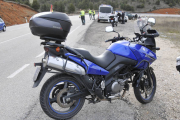 Motocicleta en la que viajaba el herido. / REPORTAJE GRÁFICO:  VALENTÍN GUISANDE-