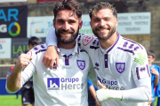 Mancebo y Dani Sanchez, durante el partido en Amorebieta. ÁREA 11