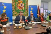De izquierda a derecha, Cristina Gallach; Carlos Martínez; Carlos Daniel Casares; Emilia Saiz y Leire Pajín.-HDS