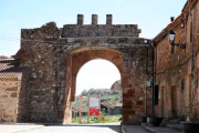 Arco románico de entrada a la localidad de Retortillo de Soria. Eduardo Margareto / ICAL-