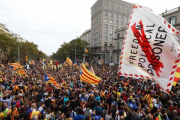 Ambiente de la manifestación en el paseo de Gracia de Barcelona.-FERRAN NADEU