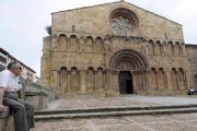 El Ayuntamiento acometerá de forma inminente obras de accesibilidad en el entorno de la iglesia de Santo Domingo. / Ú.S.-