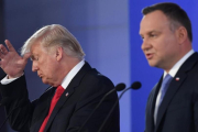 Trump, con su homólogo polaco, Duda, durante la rueda de prensa.-SAUL LOEB / AFP