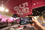 Demostración del uso de 5G en un estand del Mobile World Congress.-/ DANNY CAMINAL