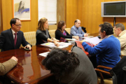 Uh momento de la reunión de ayer entre la directora general del Agua, Liana Ardiles, y los alcaldes de Soria, Golmayo y Los Rábanos en el Ministerio. / MINISTERIO DE MEDIO AMBIENTE-