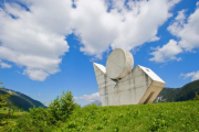 El monumento a la resistencia, entre los que estaban los repúblicanos españoles, en la cima del Plateau des Glières, en los Alpes.-EL PERIÓDICO