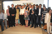 Los galardonados junto a patrocinadores y responsables del Numancia. / VALENTÍN GUISANDE-