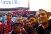 Aficionados rojillos durante los actos de ayer en Plaza del Justicia.-PEÑA NUMANTINA EL PICADILLO