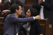 Pablo Iglesias e Irene Montero, este martes en el Congreso.-SERGIO BARRENECHEA