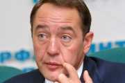 El exministro de Informacion ruso, Mijail Lesin, durante una rueda de prensa en Moscu en enero de 2002.-SERGEI ILNTSKY