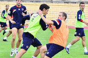 Del Pino en un entrenamiento con el Numancia. / Álvaro Martínez-
