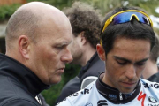 Bjarne Riis junto al ciclista Alberto Contador.-Foto:   REUTERS / ENRIQUE CALVO