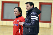 Anquela y Palacios en un entrenamiento del Numancia en Los Pajaritos. / Álvaro Martínez-