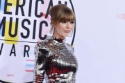 Taylor Swift.-INVISION