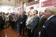 Bárez, López Represa, Martínez Izquierdo, Velarde, De Gregorio, Poza, Ruiz Liso y Revilla, junto a los asistentes a la inauguración.-MARIO TEJEDOR