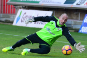 Mikel Saizar durante su entrenamiento ayer con la plantilla numantina.-ÁLVARO MARTINEZ
