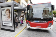 El autobús urbano ayer en Ramón y Cajal-Luis Ángel Tejedor