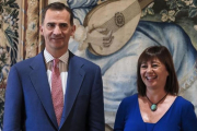 El rey Felipe recibe en audiencia en el palacio de la Almudaina a la presidenta de Baleares, Francina Armengol, este lunes-EFE / BALLESTEROS