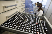 Instalaciones en San Feliu de Llobregat de la farmacéutica catalana Almirall, que ha protagonizado una reciente fusión con la suiza Poli Group.-FERRÁN NADEU