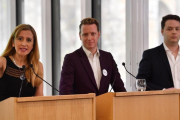 Los tres principales dirigentes del nuevo partido británico, de izquierda a derecha, Sandra Khadhouri, James Clarke y James Torrance en la rueda de prensa en Londres.-AFP / BEN STANSALL