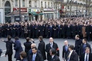 Casi 50 mandatarios participaron en la manifestación de París.-Foto: AFP