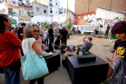 Ester Quintana, entre los asistentes a la concentración en un solar de la calle Aurora.-ROBERT RAMOS