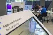 Oficinas de la Agencia Tributaria de Cataluña en el paseo de la Zona Franca de Barcelona.-FERRAN SENDRA