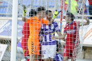 Kepa y Timor se encaran con Julio Álvarez tras el tanto del empate del Numancia.-Diego Mayor