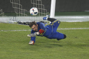 Iker Casillas, durante un entreno con la selección española en Rumanía.-EFE / ROBERT GHEMENT