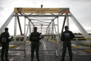 Puente José Antonio Páez en la frontera de Venezuela y Colombia.-EFE