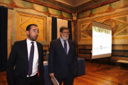 El presidente de Cecale, Santiago Aparicio, y el presidente de la Asociación de Jóvenes Empresarios de Castilla y León, Iván Ledesma (I), inauguran el encuentro empresarial 'El camino de la financiación: dificultades y retos'-Ical