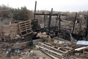 Restos de la chabola incendiada.-RICARDO GARCÍA