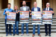 Rubén Andrés, Pilar Antolín, Ángel Hernández, Carmelo Antón y Tomás Mugarza ayer en el Ayuntamiento.-Álvaro Martínez