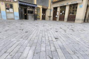 Parte del nuevo pavimento de la plaza del Tubo. / Á.M.-