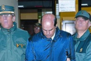 El exdirector de Vitalia Antonio Albarracín es llevado a prisión, ayer.-EFE / RAÚL CARO