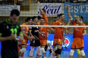 Los jugadores del CV Teruel celebran el triunfo en la Copa del Rey-WILFREDO GARCÍA