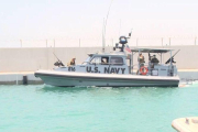Un barco de la marina de EEUU en el puerto de Fujairah, en los Emiratos Árabes.-EPA/ EMIRATES NEWS AGENCY