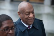 Bill Cosby, a su llegada a la sala donde se celebra el juicio.-/ EFE / TRACIE VAN AUKEN