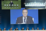 Un momento de la asamblea del Madrid celebrada este domingo.-EFE / FERNANDO VILLAR