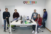 Vicente Noriega, Alfonso Fernández, Andrés Fernández, Carmen Álvarez y Jorge de la Mota en las instalaciones de la empresa en el Parque Científico de Valladolid.-J.M.LOSTAU