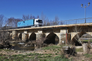 Puente de entrada a Garray donde se van a realizar las obras. MARIO TEJEDOR