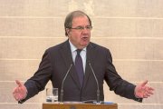 Juan Vicente Herrera, en un momento de su intervención para presentar los Presupuestos de la Junta.-Miguel Ángel Santos