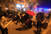 Barricadas en la calle Tetuán, este miércoles.-FERRAN NADEU