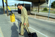 Mario Conde llega a la cárcel de Alcalá-Meco tras disfrutar de un permiso carcelario, en julio del 2004.-EFE / FERNANDO VILLAR