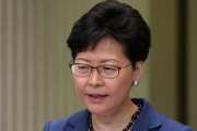 La jefa del Gobierno hongkonés, Carrie Lam, durante su comparecencia este lunes.-REUTERS