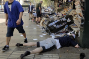 Una de las personas atropelladas en pleno centro de La Rambla.-EL PERIÓDICO