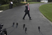 Donald Trump, saliendo de la Casa Blanca, el pasado miércoles.-AFP / SAUL LOEB
