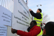 Trabajadores de la empresa Continental, en Rubí, que protestan ante el posible inicio de un ERE de hasta 760 despidos.-NORMA VIDAL