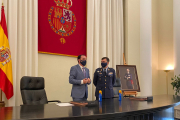 El presidente de la Diputación, Benito Serrano, y el teniente general Ignacio Benchoechea.-HDS